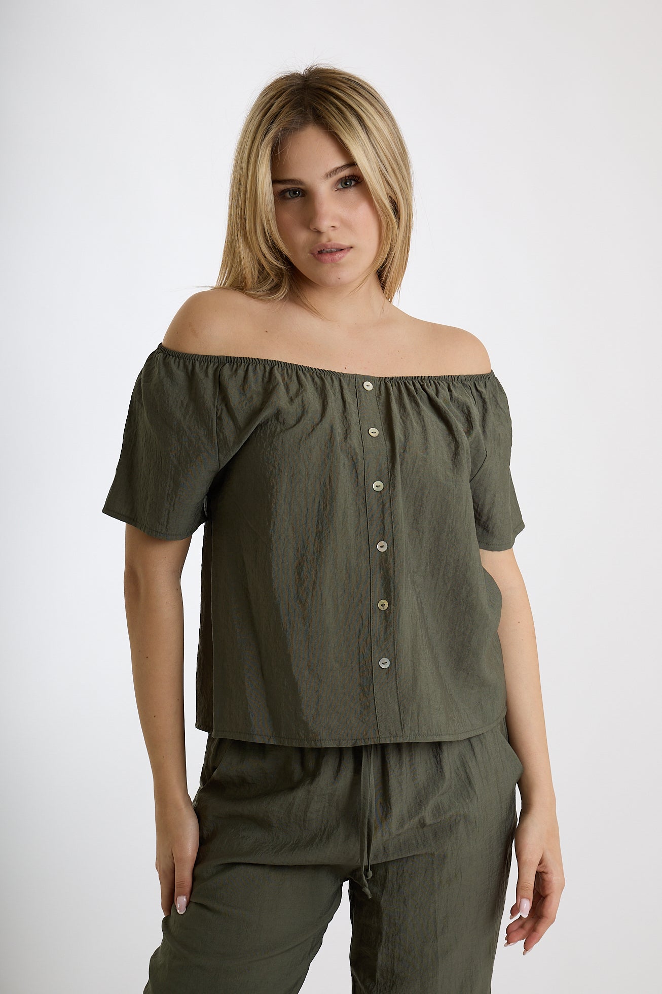 BLUSA CON BOTTONI FRONTALI|Colore:Militare