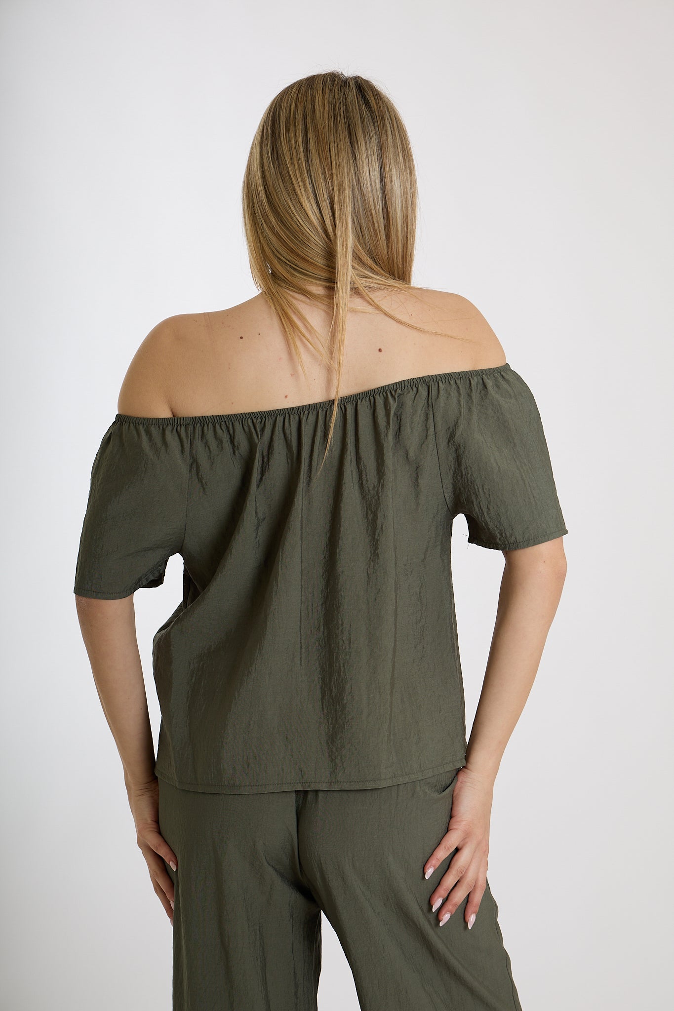 BLUSA CON BOTTONI FRONTALI|Colore:Militare