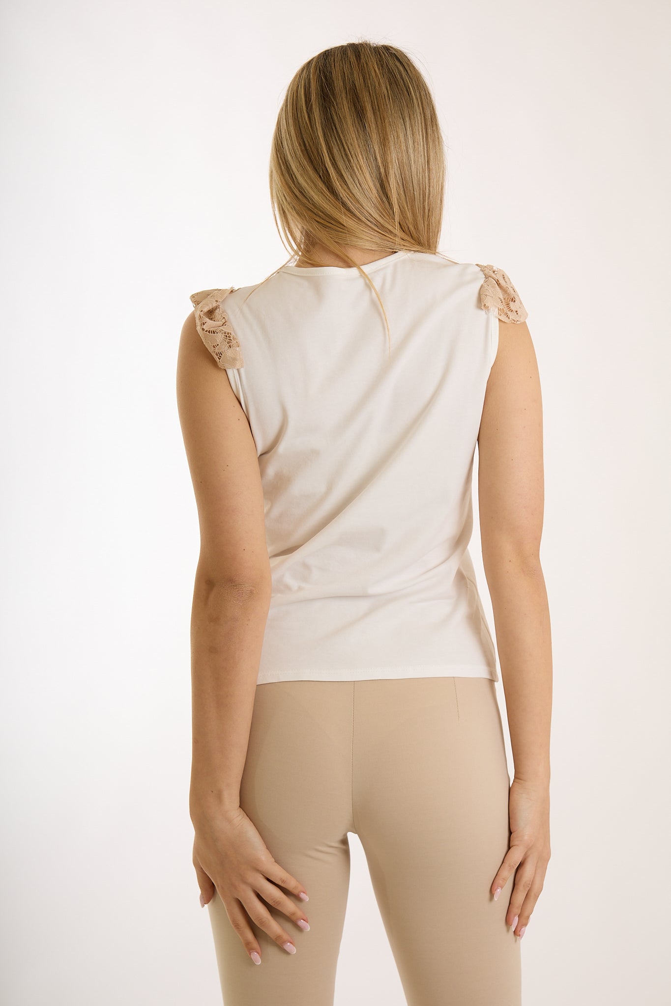 TOP CON RICAMI |Colore:Moka
