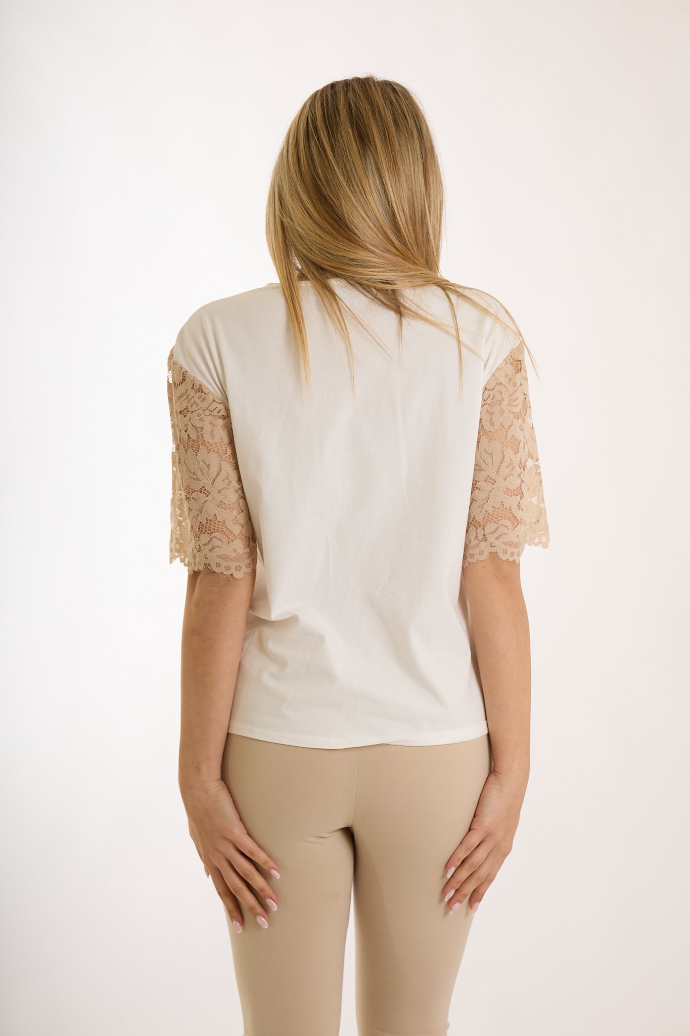 T-SHIRT RICAMI MANICHE|Colore:Moka