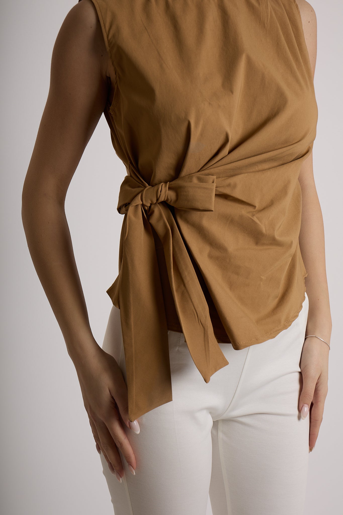 TOP NODO LATERALE |Colore:Nocciola