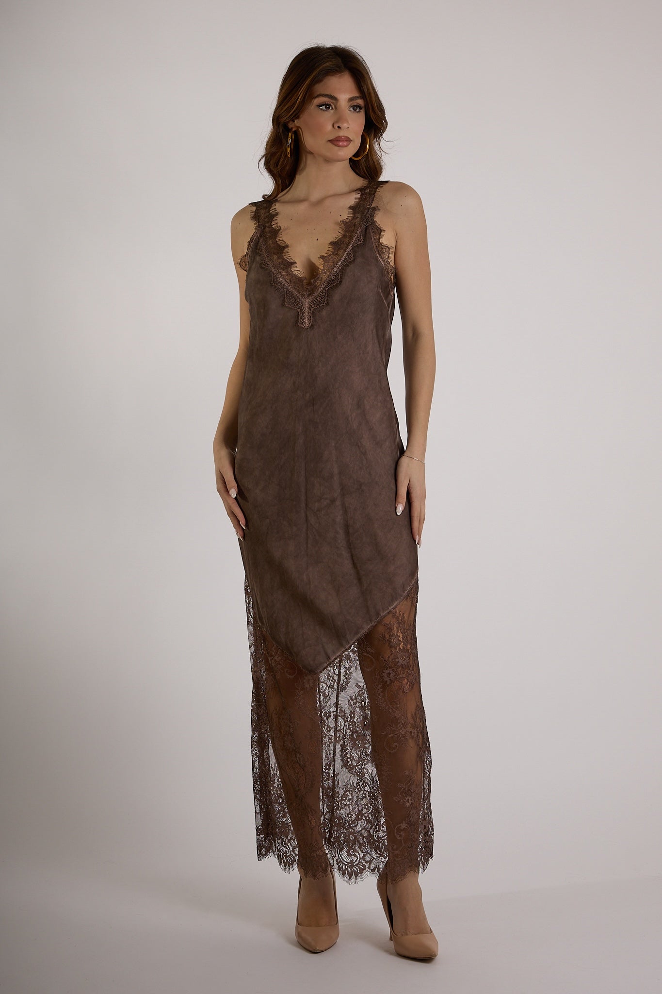 ABITO RASO BASE PIZZO|Colore:Cioccolato