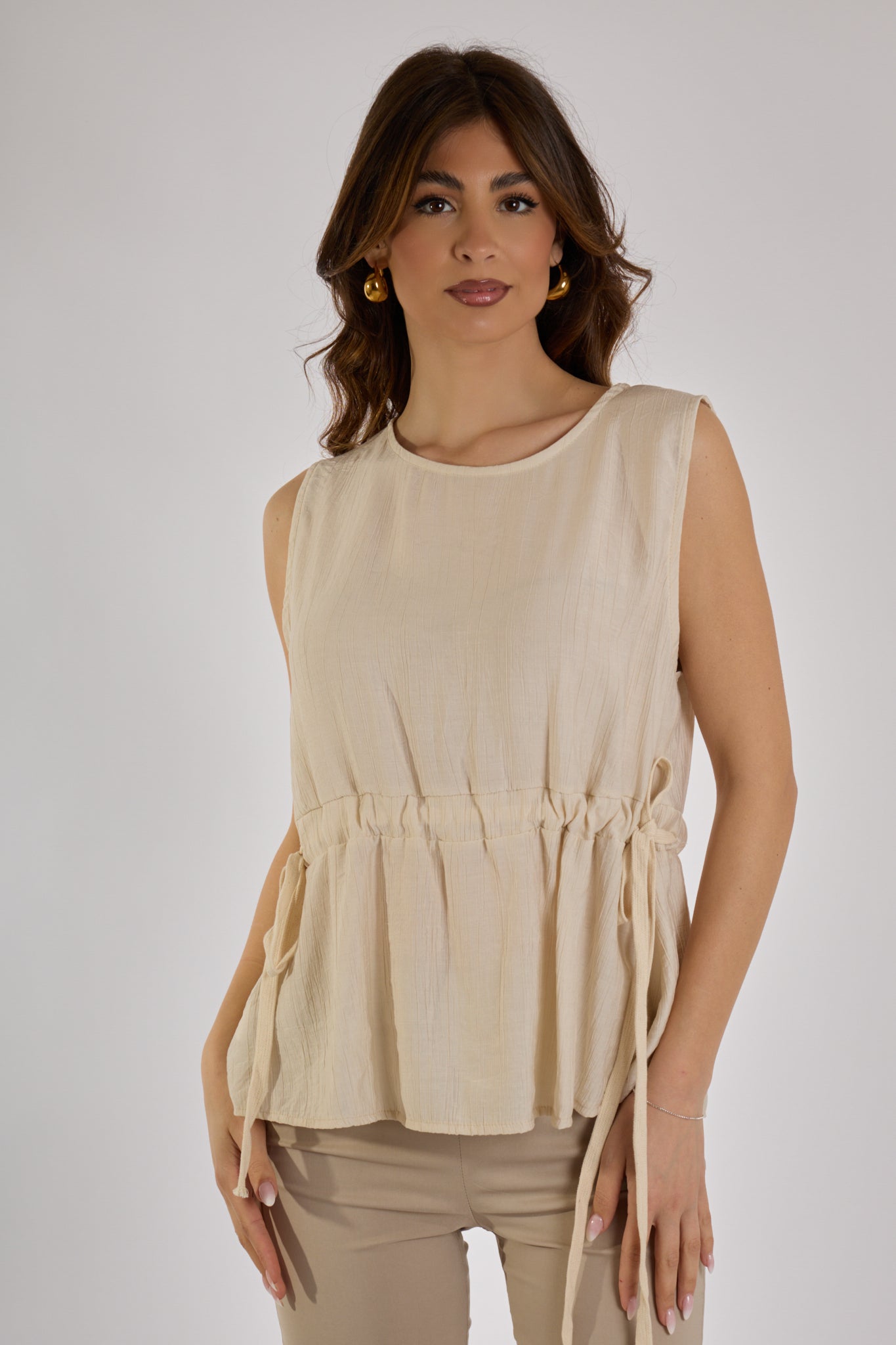 TOP FIOCCHI LATERALI|Colore:Sabbia