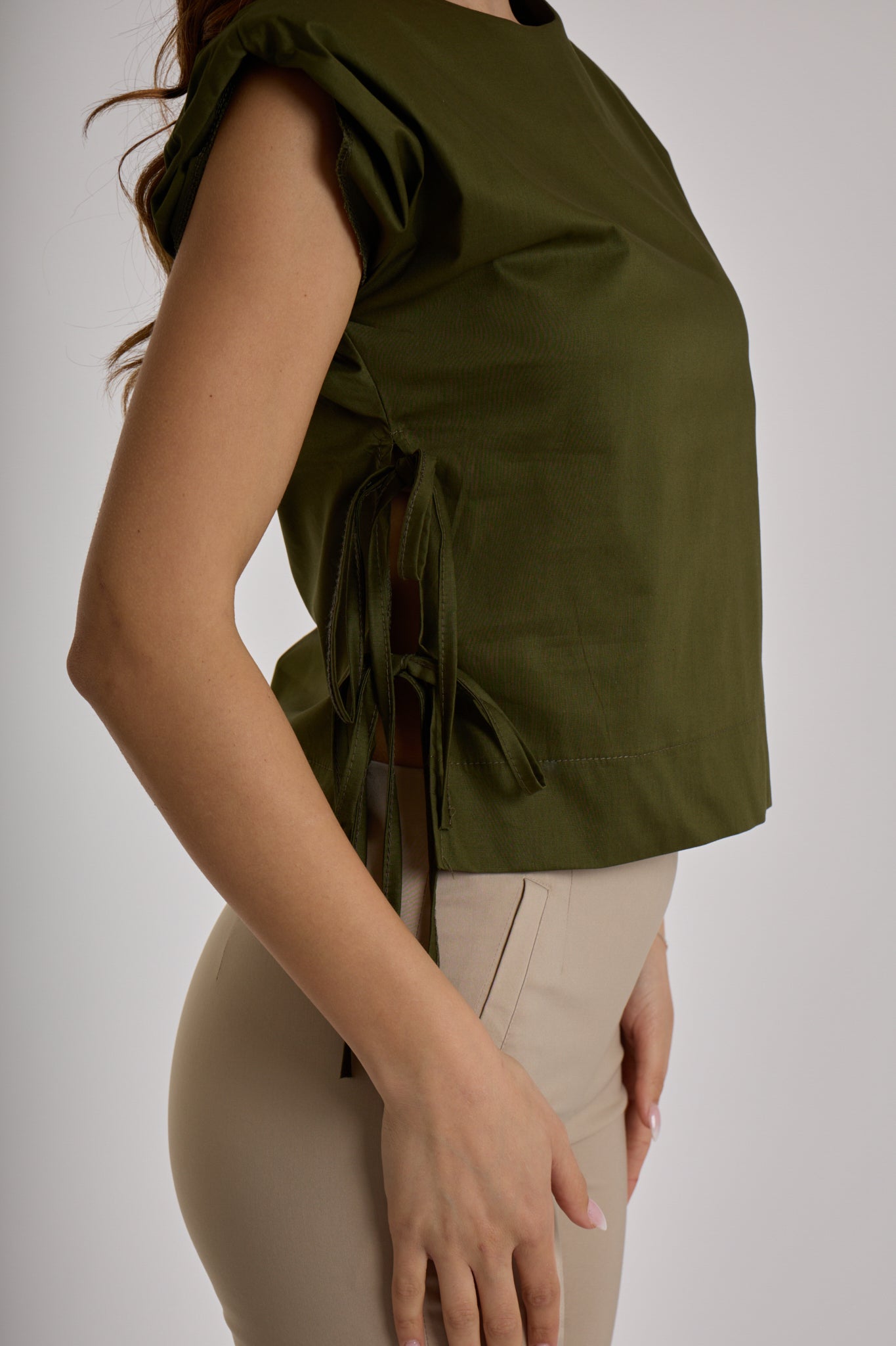 TOP FIOCCHI LATERALI|Colore:Militare