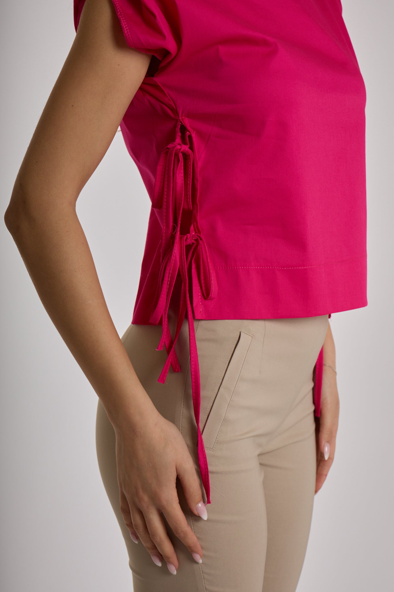TOP FIOCCHI LATERALI|Colore:Fucsia