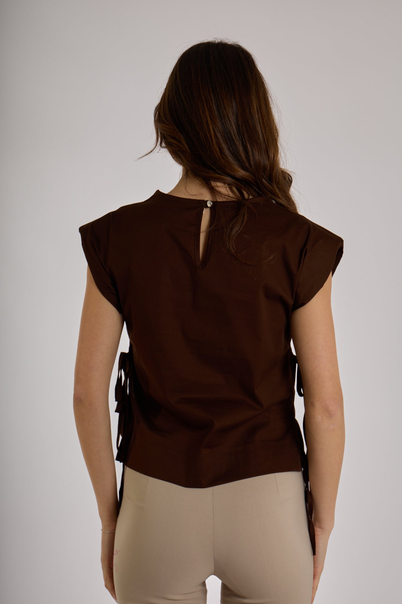 TOP FIOCCHI LATERALI|Colore:Cioccolato